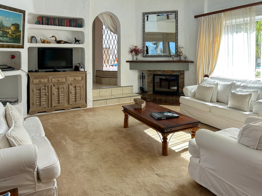 5 Bedroom Property for Sale in Heuwelkruin Western Cape